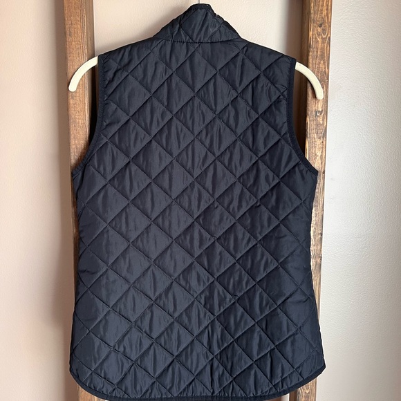 Old Navy Women's Dark Quilted Vest - Picture 2 of 3